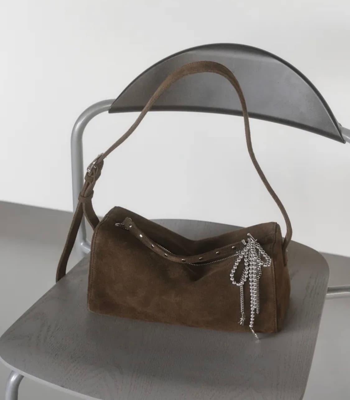 기호 벨바 스터드 브릭백 브라운 스웨이드 상품이미지1