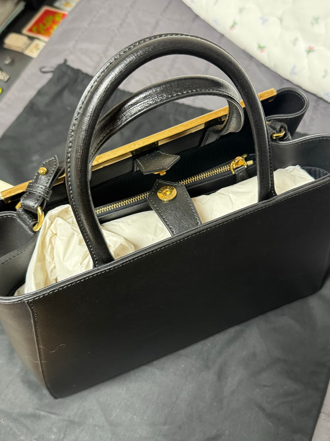 펜디 투쥬르 미디움 토트백 블랙 상품이미지4