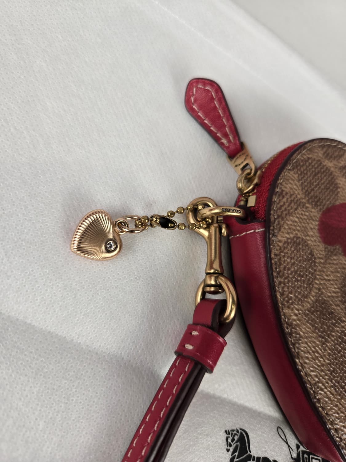 COACH 코치 시그니처 하트 지퍼 지갑 상품이미지5