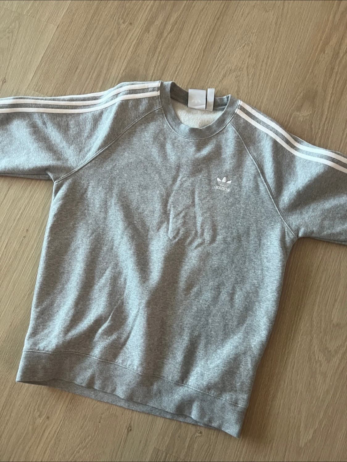 아디다스 그레이 맨투맨 상품이미지1
