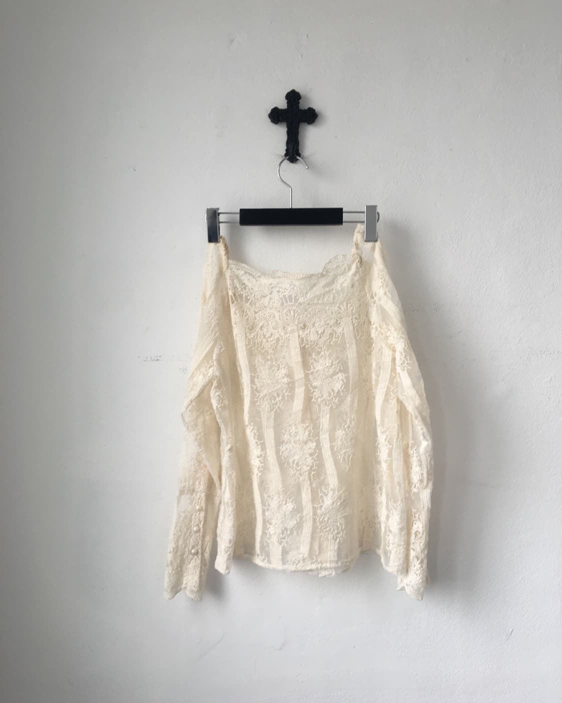 Ornament pattern see through blouse 상품이미지3