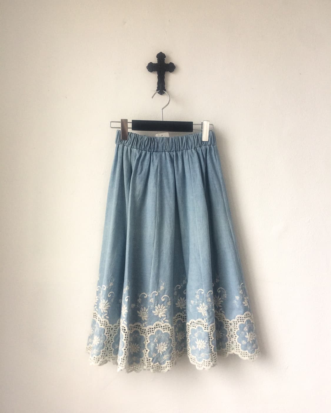 Punching pattern point skirt 상품이미지1