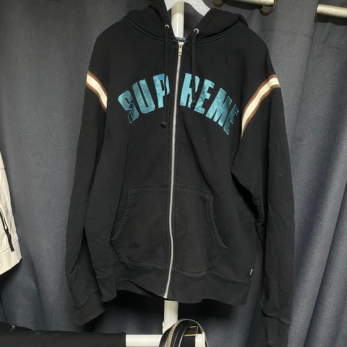 슈프림 로고 후드집업 M 상품이미지1