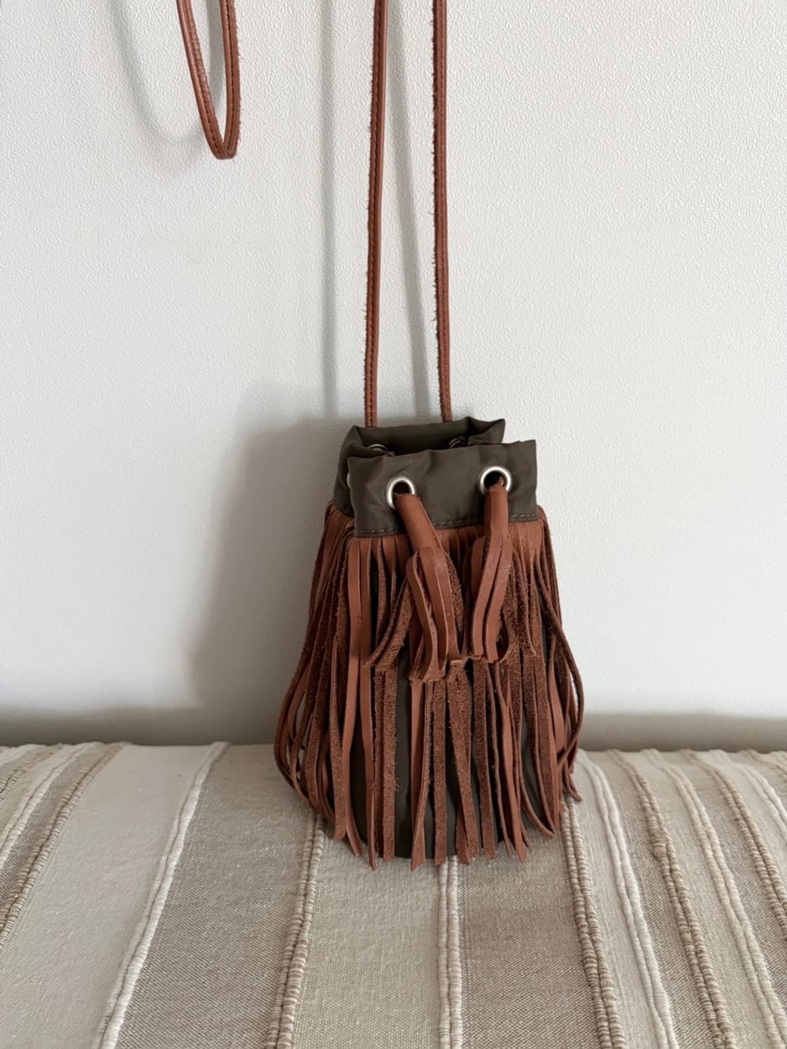 [hobo] cow leather fringe drawstring bag 상품이미지4