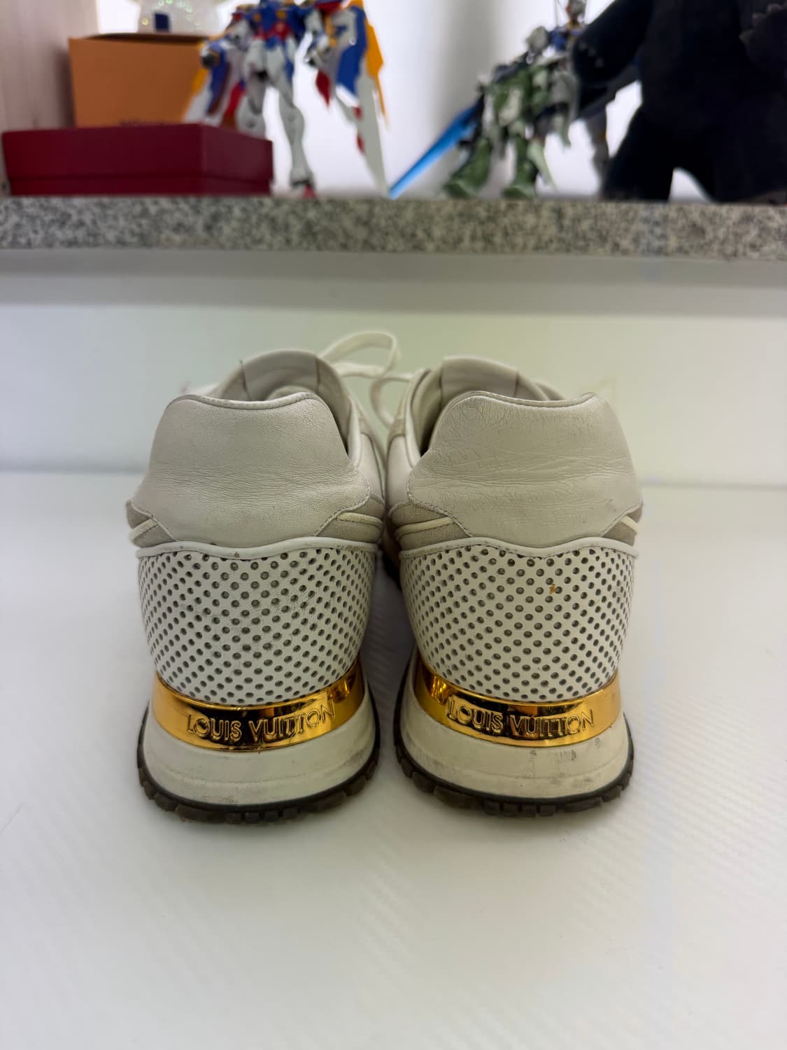 정품) 루이비통 여성 런어웨이 스니커즈 38.5 상품이미지5