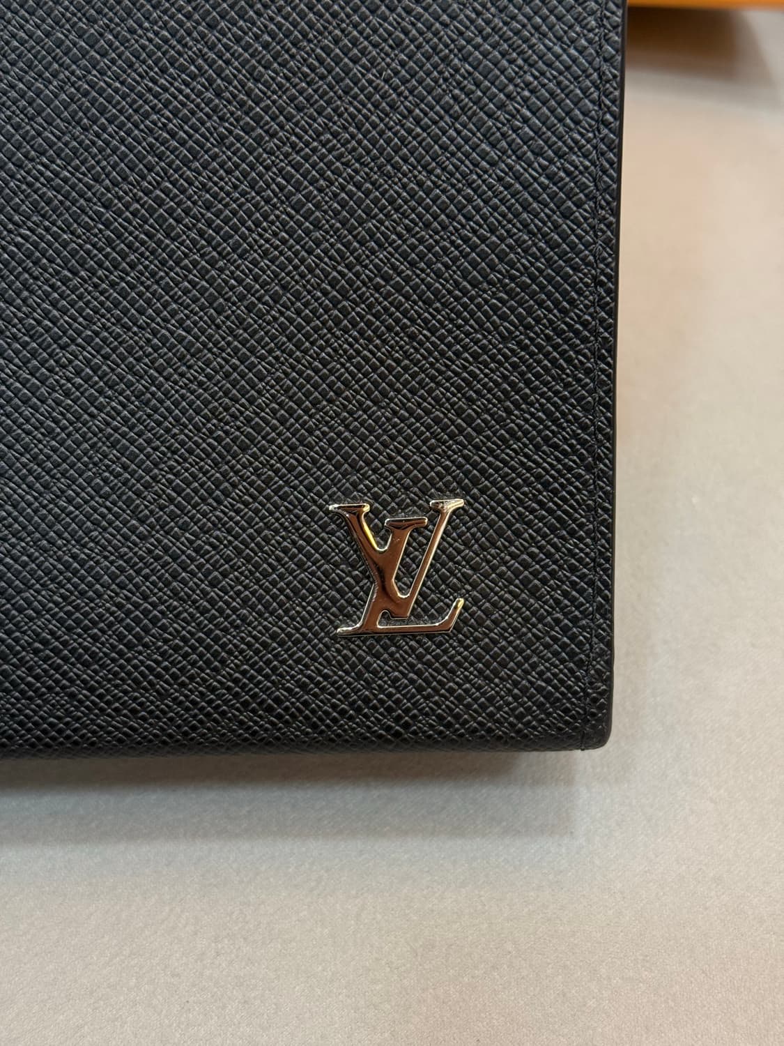 루이비통 타이가 포쉐트 보야주 클러치 상품이미지4