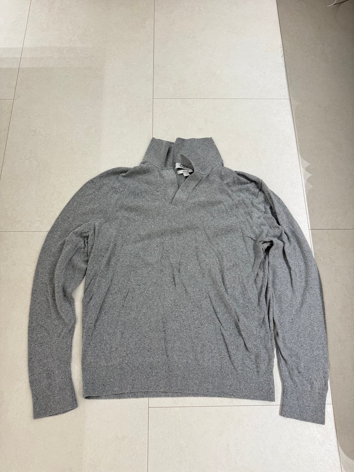 COS 코스 그레이 브이넥 니트 상품이미지1