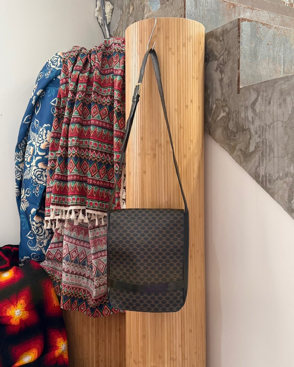 셀린느 브라운 마카담 블라종 크로스백 상품이미지1