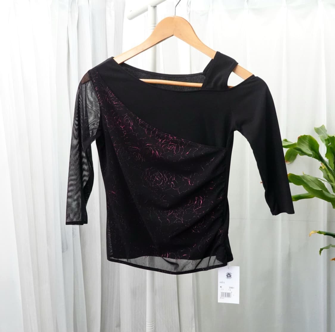 언발란스 메쉬 로즈 패턴 슬림 티셔츠 1889 
 상품이미지2