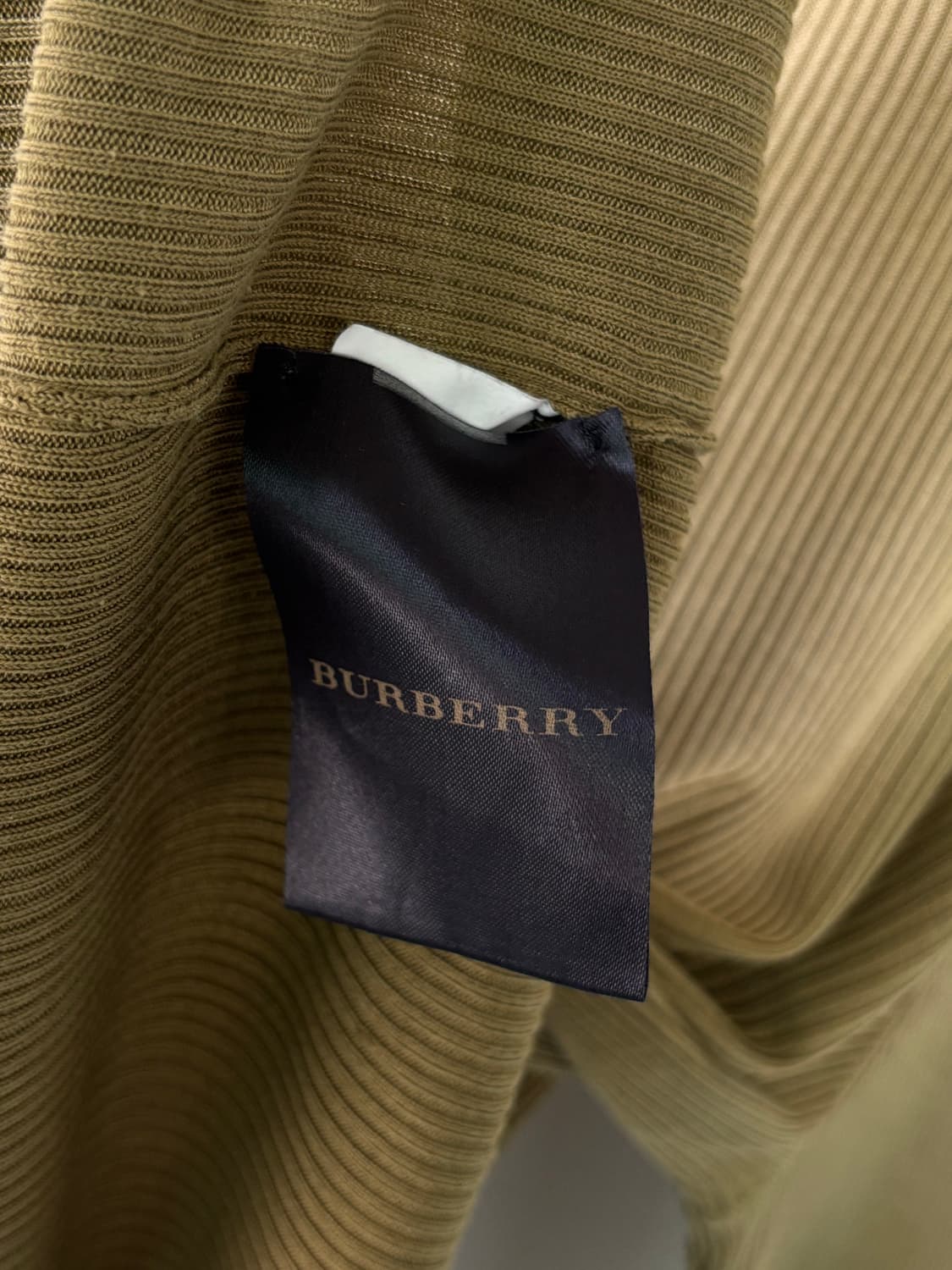 버버리 그라데이션 브이넥 니트 상품이미지9