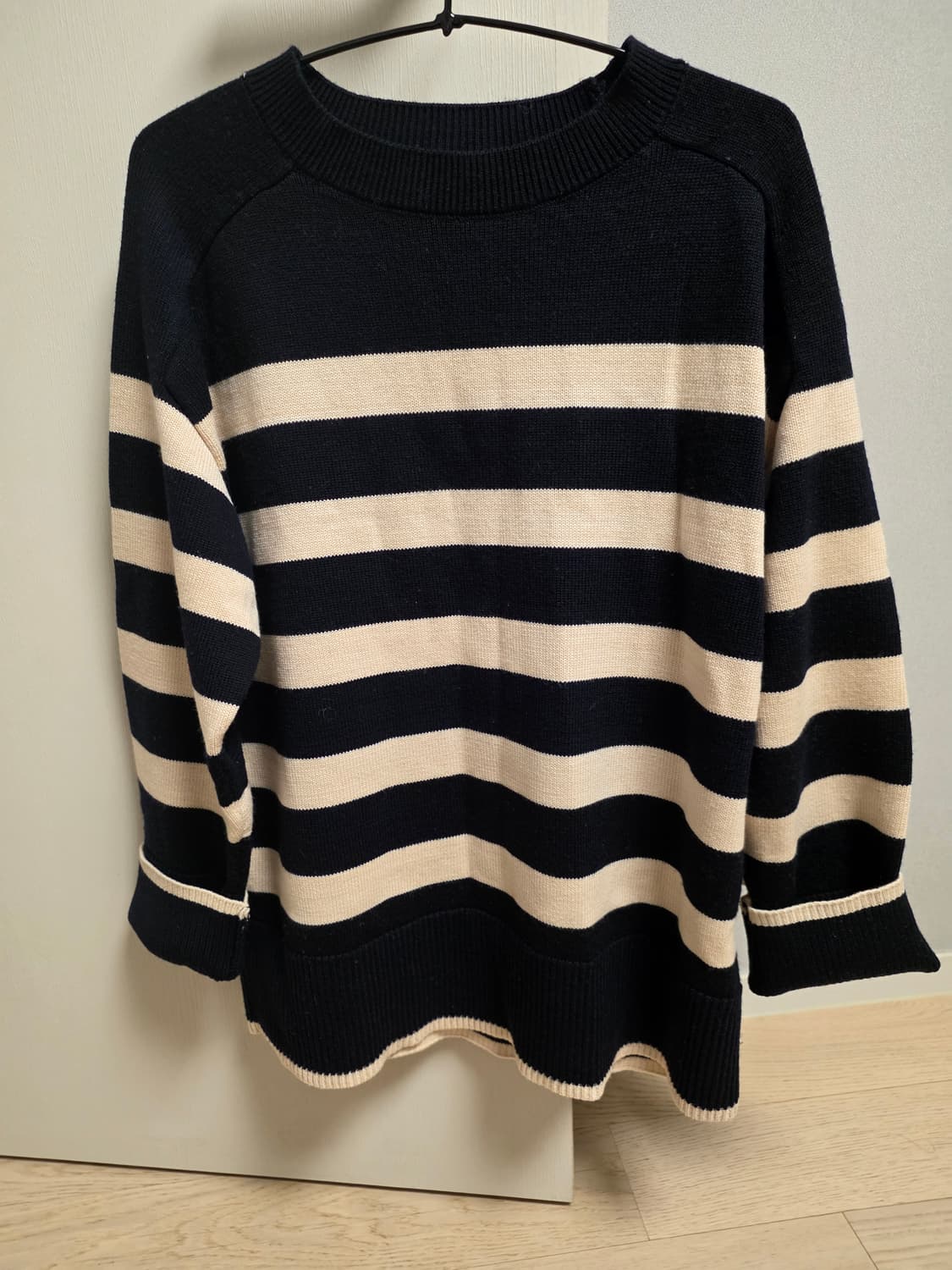 Cos 스트라이프니트xs 상품이미지1