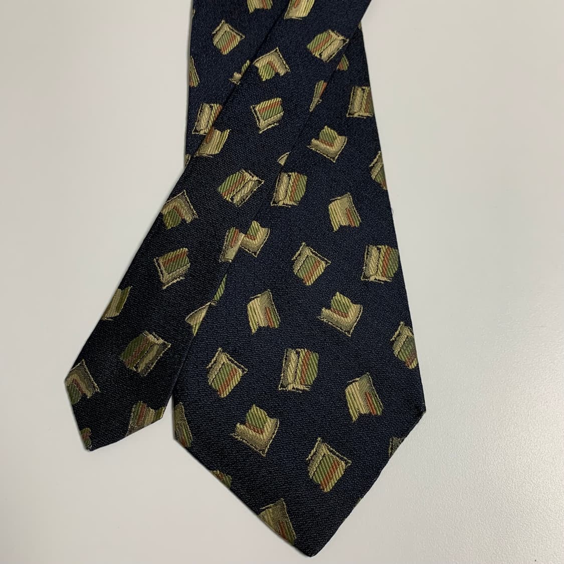 이세이미야케 100실크 명품넥타이 블랙컬러 기하학적패턴 A등급 상품이미지4