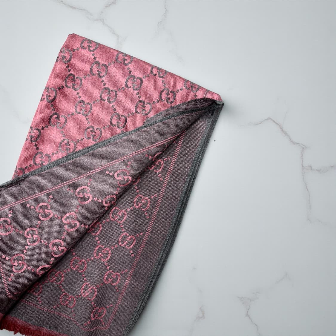 구찌 신형 자카드 리버시블 머플러 상품이미지7