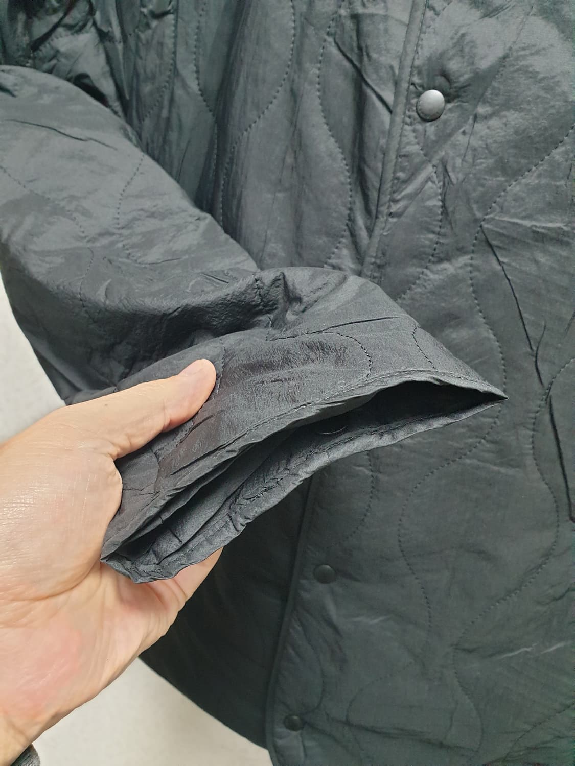 [남95/정품] cp컴퍼니 퀼팅 경량패딩 블랙 상품이미지5