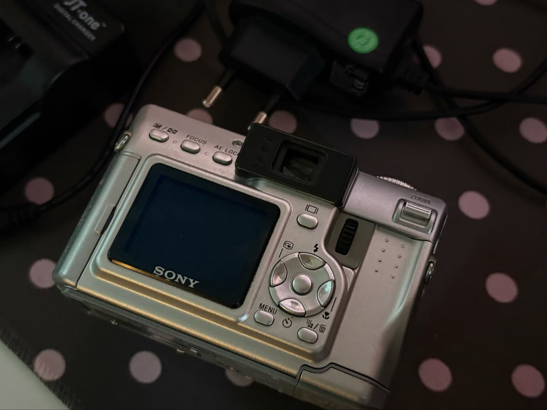 소니 디카 디지털카메라 사이버샷 DSC-V1 (작례⭕️) 상품이미지3