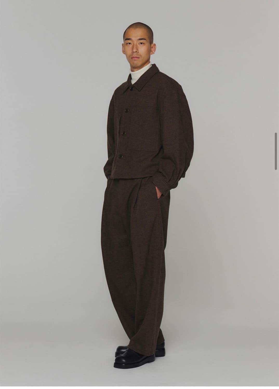 아모멘토 패디드 크롭 울 자켓 브라운 상품이미지2