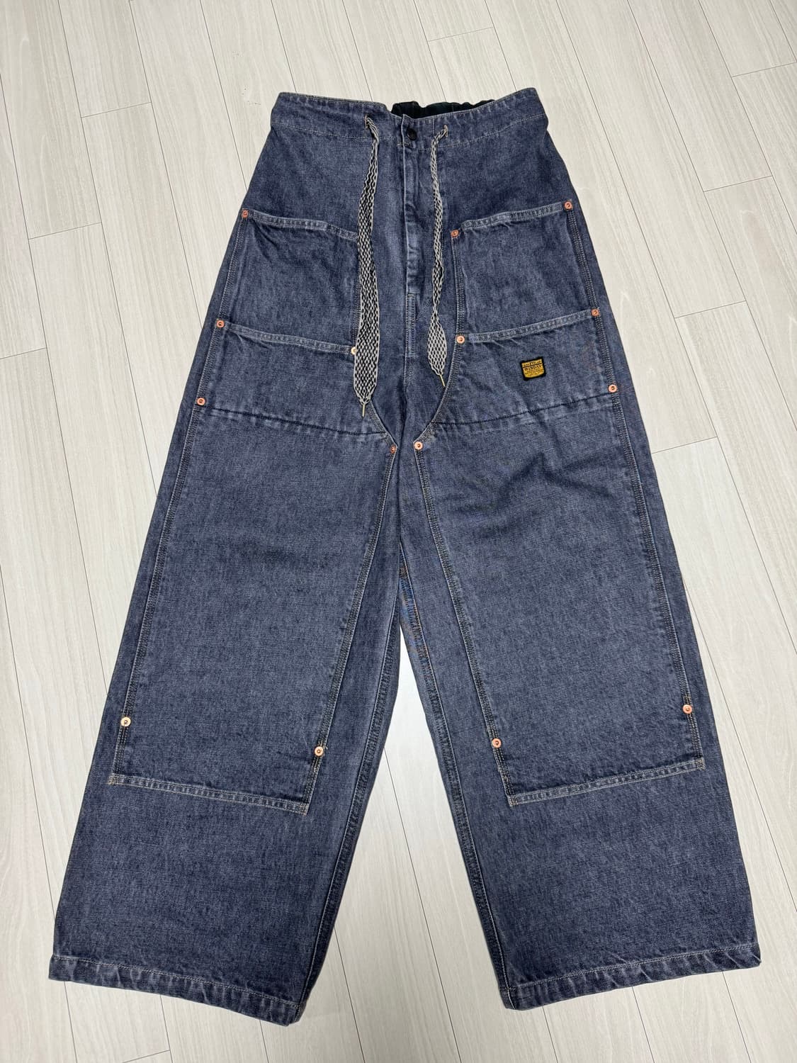 캐피탈 더블니 키나리 블랙 팬츠 2사이즈 판매합니다. 상품이미지2