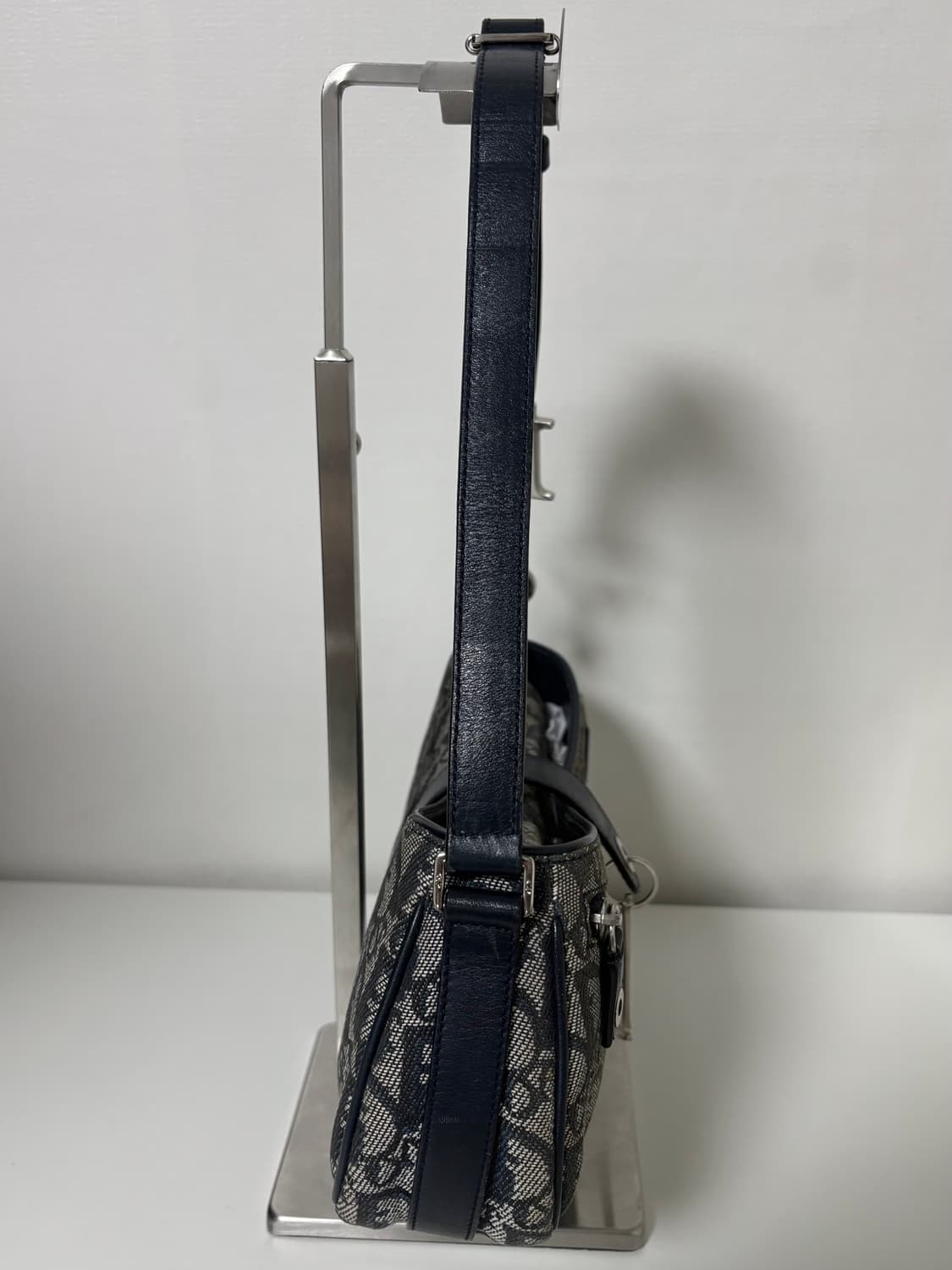 디올 디링 오블리크 새들백 상품이미지4