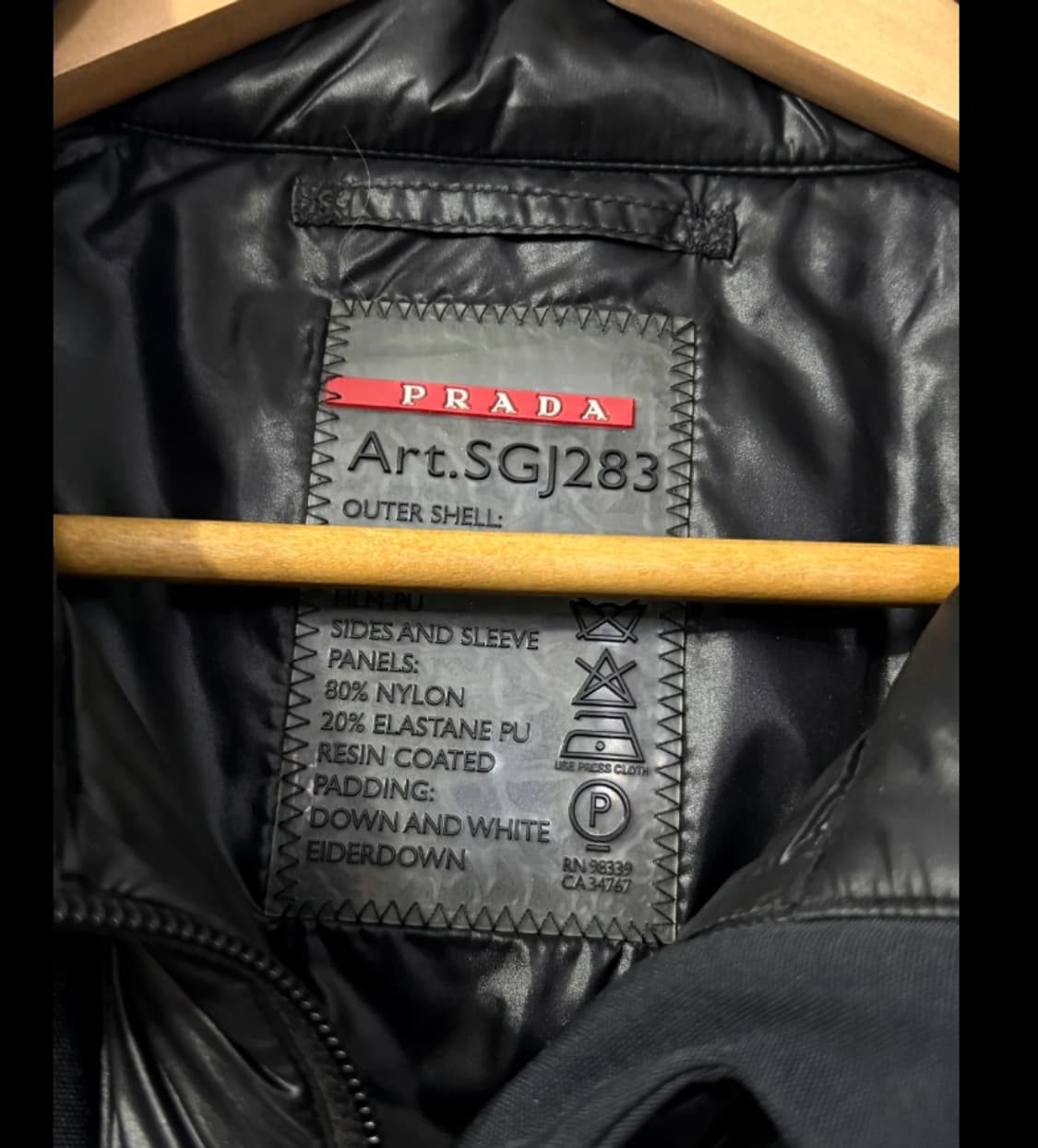 정품 프라다 팔라스 패딩 블랙 95 상품이미지6