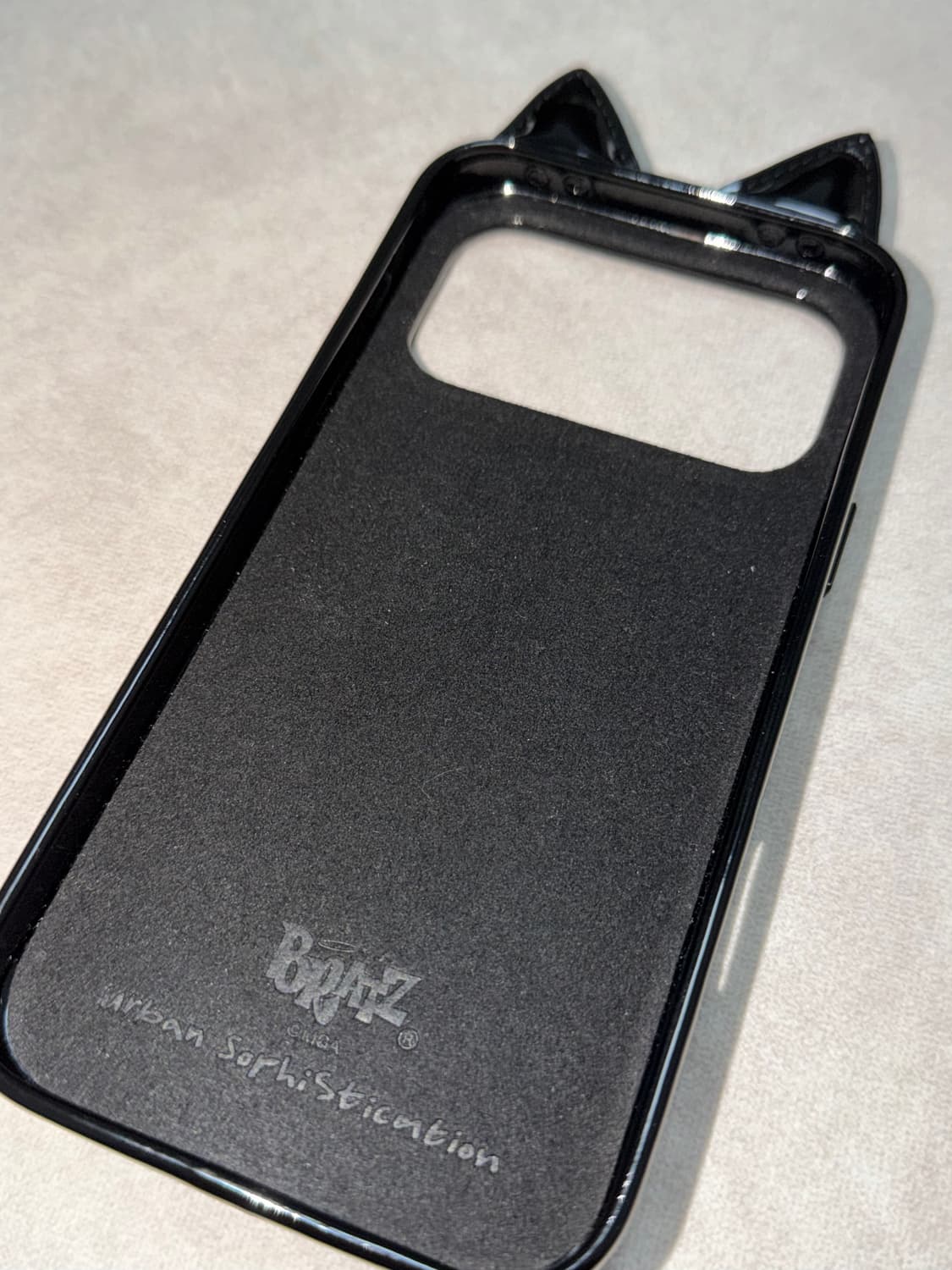 어반소피스티케이션 브라츠 제이드 고양이 케이스 iphone 17 pro 상품이미지5
