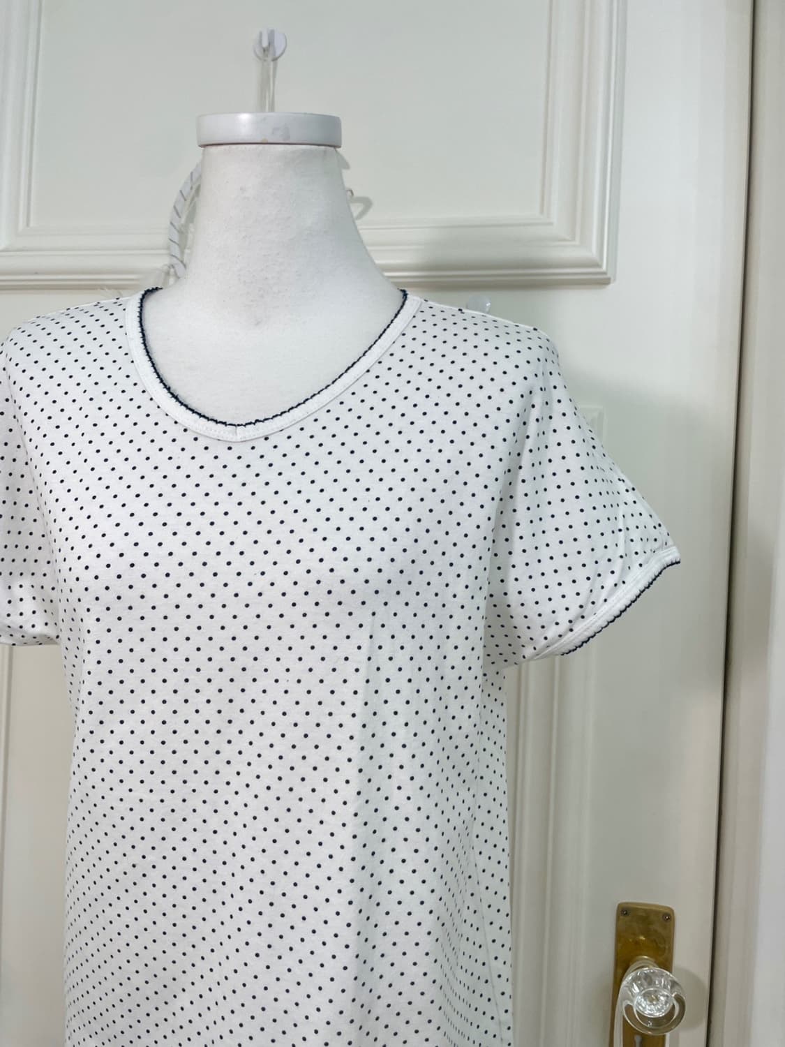 white navy dot basic cotton top 상품이미지6