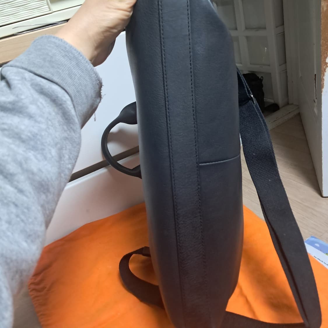 만다리나덕 블랙 가죽 서류 가방 브리프케이스(남녀공용 가능) 상품이미지6