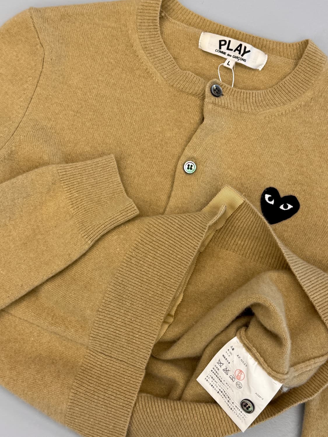 꼼데가르송 하트와펜 베이지 U넥 가디건 상품이미지2