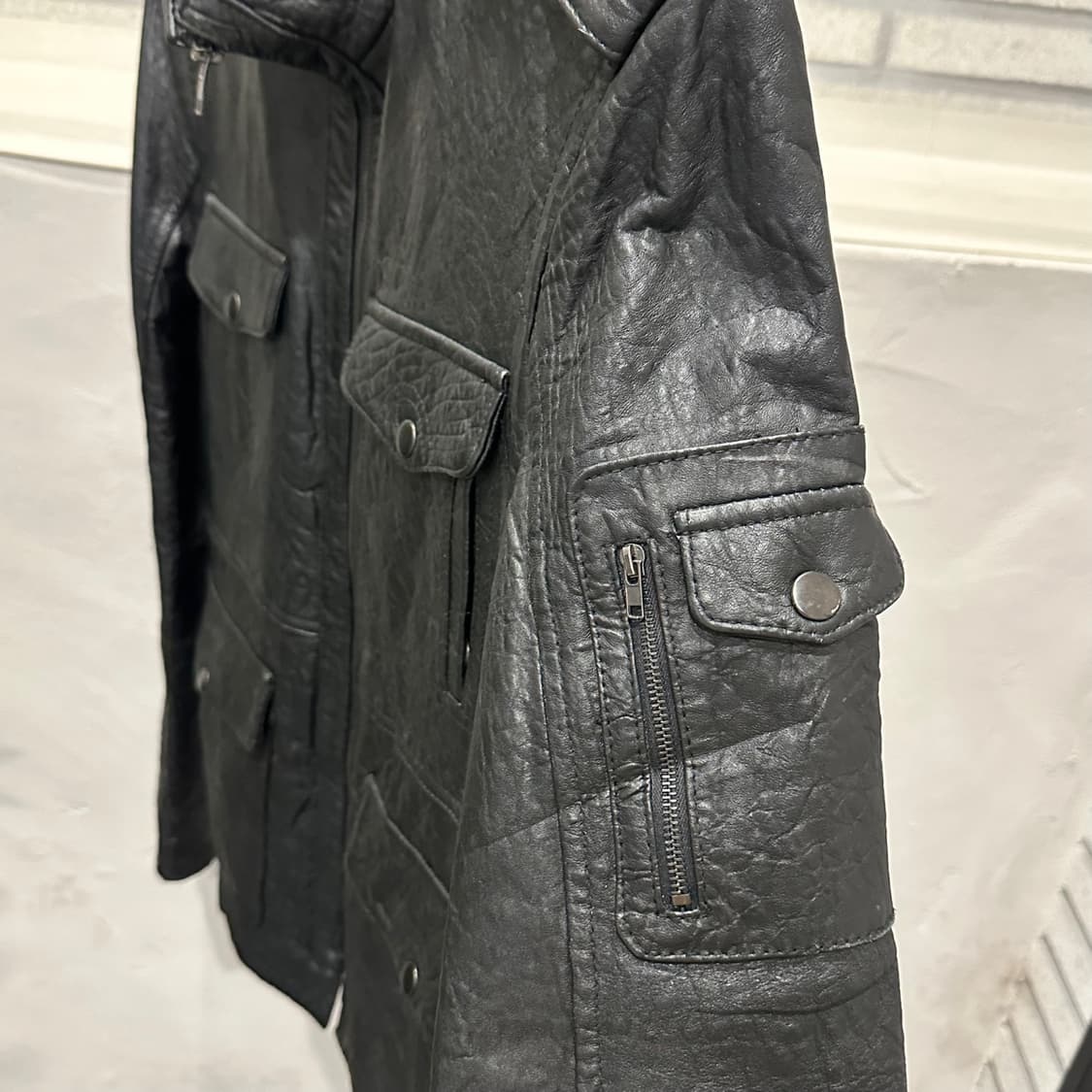  KR VINTAGE 양가죽 레더 자켓 하이넥 4포켓 견장 디테일 블랙 상품이미지8