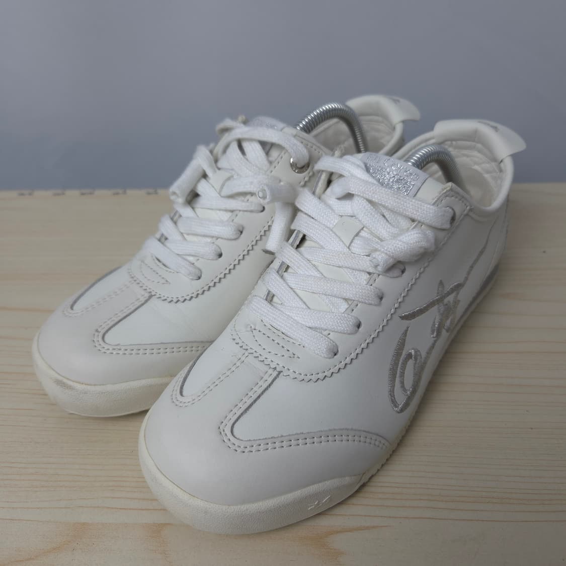 235 언코리 스노우 실버 스니커즈 운동화 상품이미지1