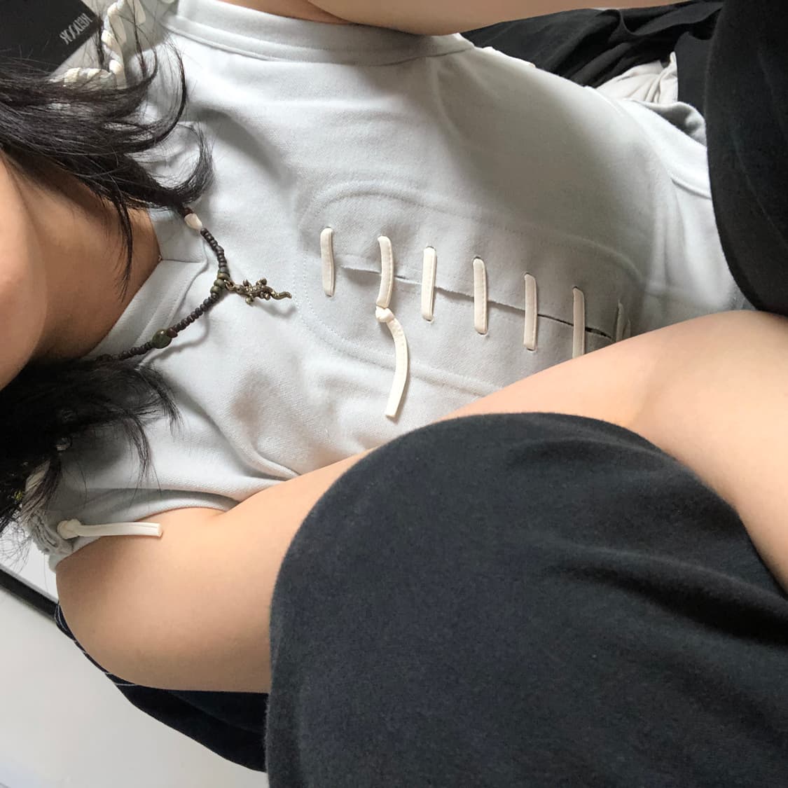 꼼데 컷아웃 나시 상품이미지3