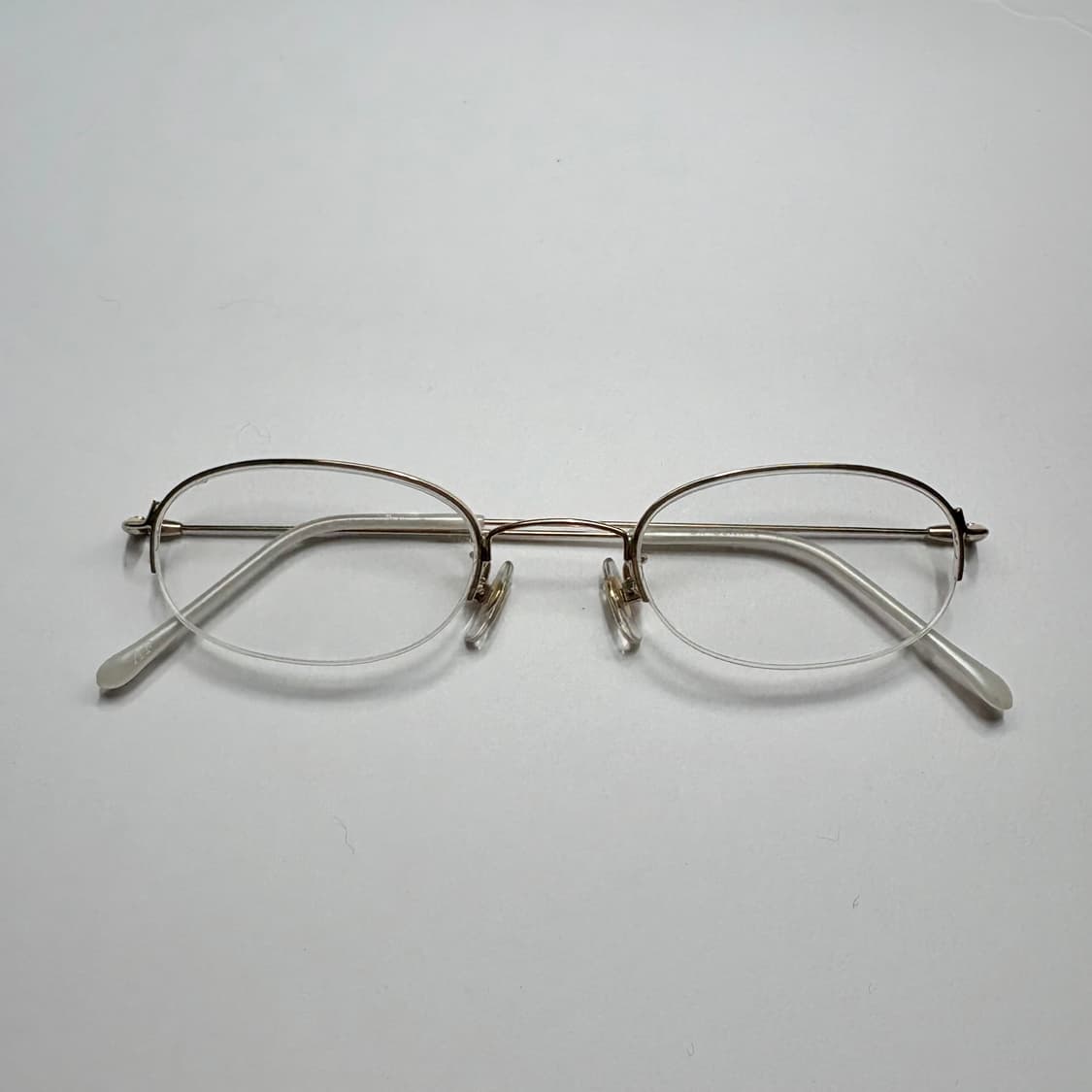 빈티지 안경 클래식 타원형 실버 반무테 상품이미지1