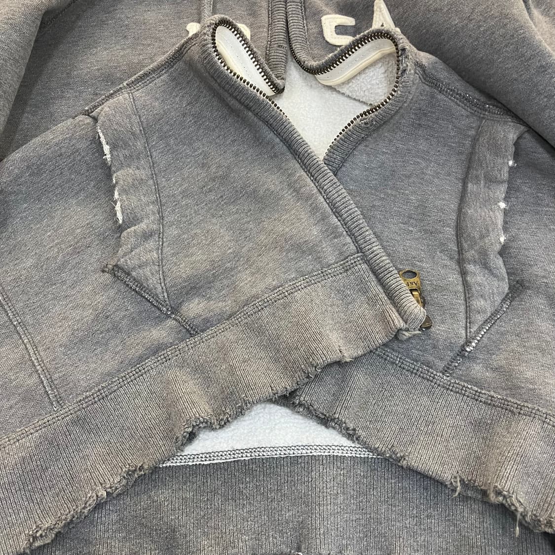 아베크롬비 데미지 디테일 그레이 후드집업 L 상품이미지5