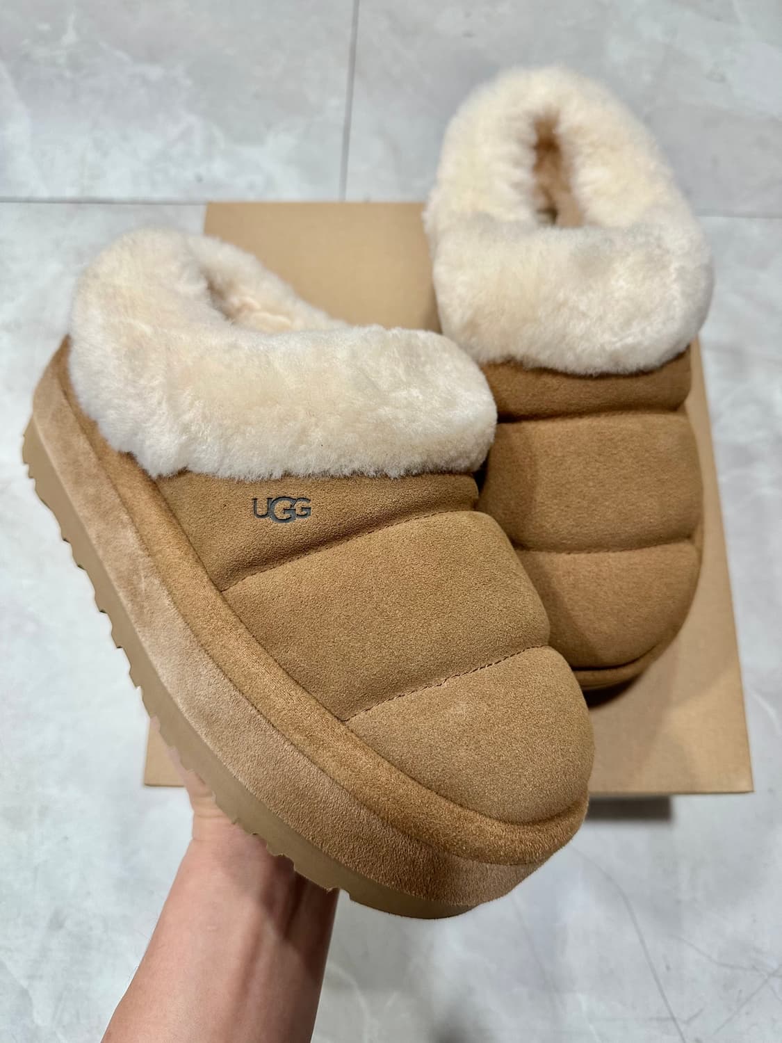 어그 타즐리타 체스트넛 230,240사이즈 새상품 상품이미지1