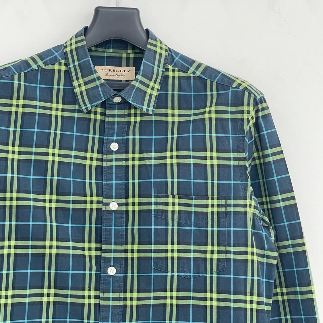 버버리 신형 체크 셔츠 상품이미지3