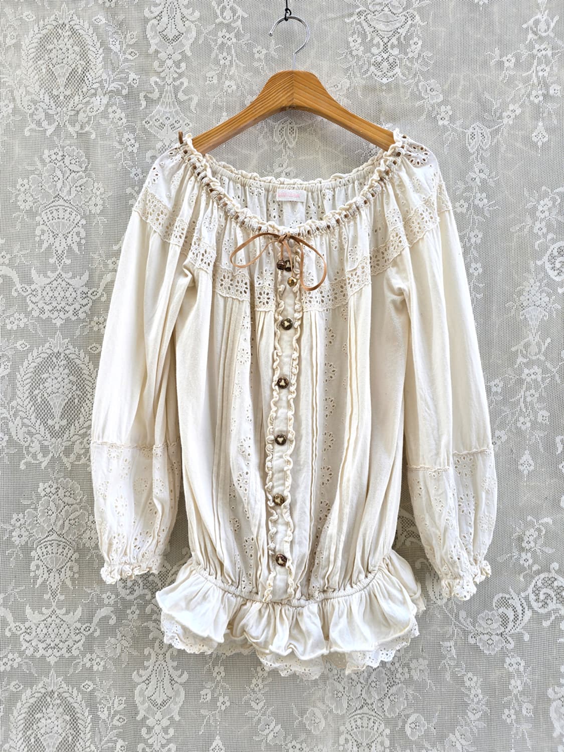 리즈리사 프릴 블라우스 상품이미지1