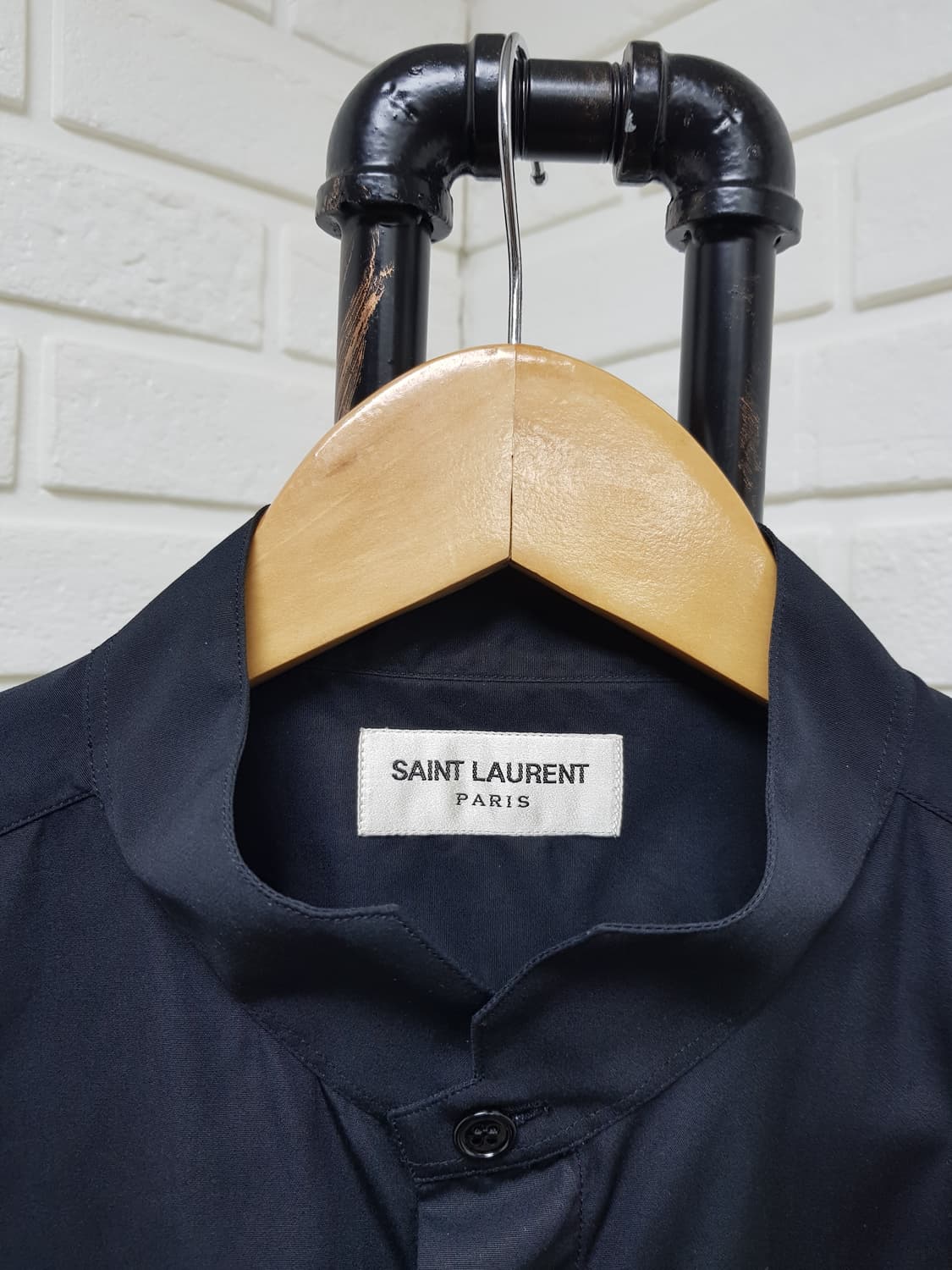 [13aw/41] 생로랑 블랙셔츠 히든버튼 상품이미지3