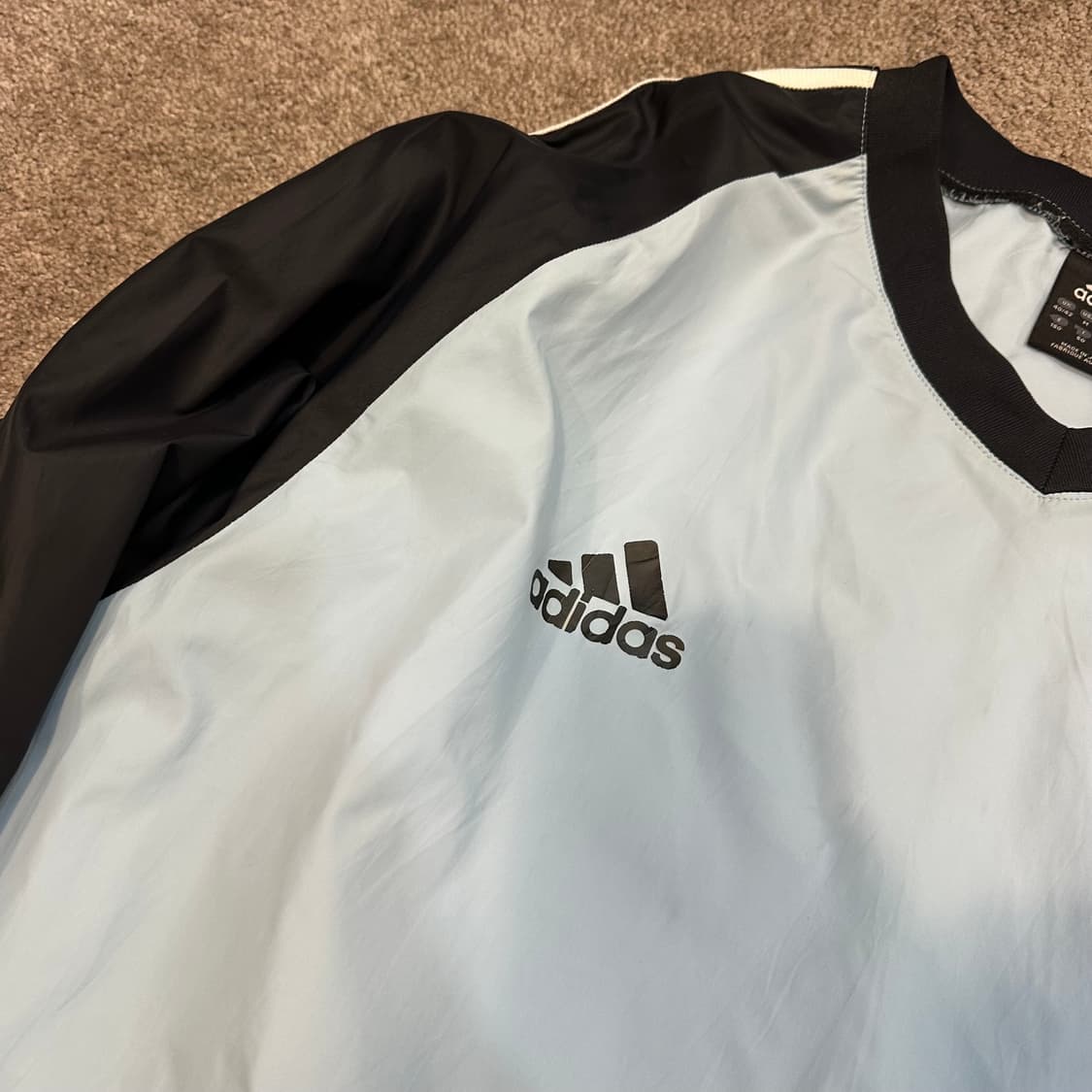 아디다스 올드스쿨 배색 브이넥 바람막이 웜업L 상품이미지4