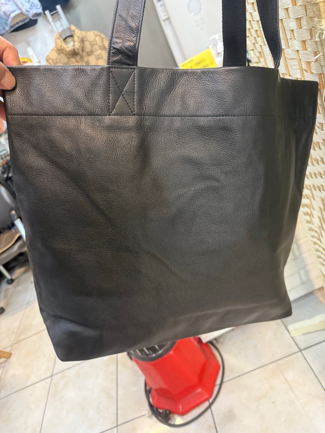 정품 요지야마모토 레더 쇼퍼백 팝니다 상품이미지3