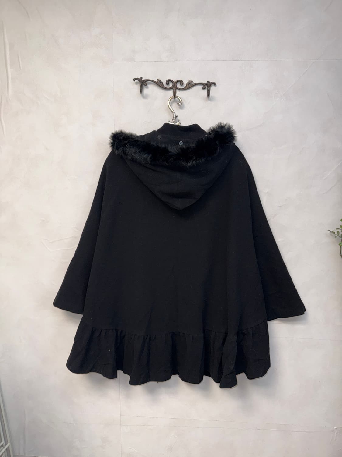 Black wool shirring balloon hood cape 코트 상품이미지3
