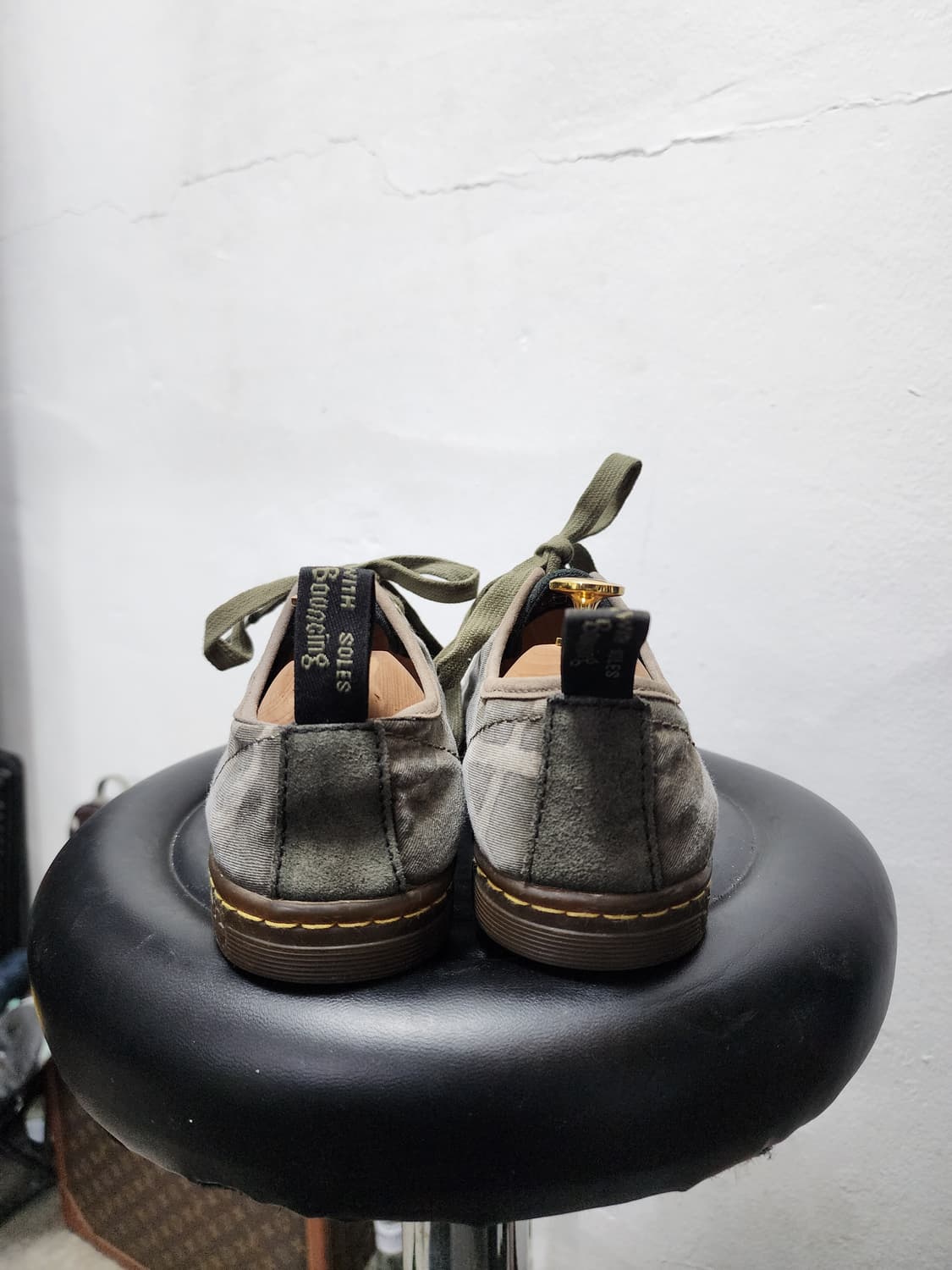 닥터마틴 스웨이드 스니커즈 상품이미지3