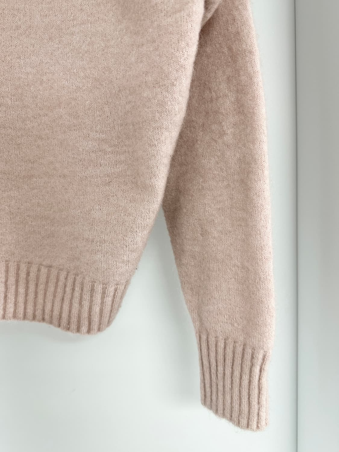 [앤아더스토리즈] 여성  모헤어 니트 상품이미지3