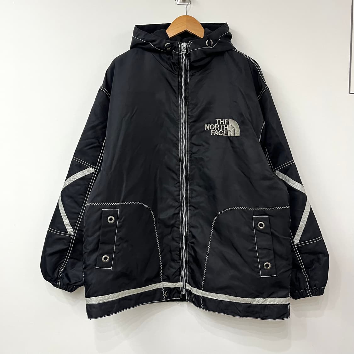 노스페이스 80s 실버 자수로고 누빔안감 윈드브레이커 자켓 상품이미지2