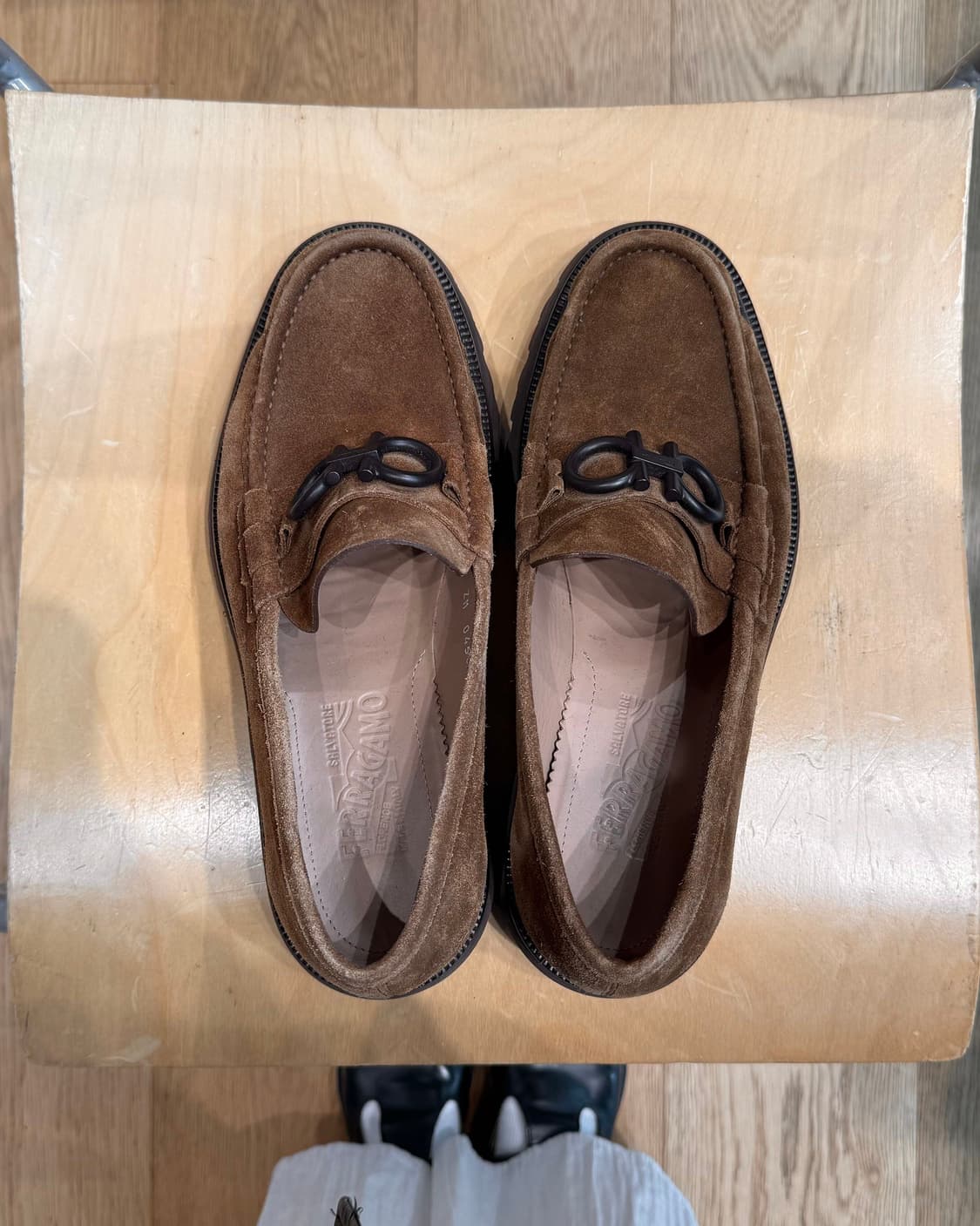 페라가모 브라운 코쿤 스웨이드 로퍼  상품이미지7