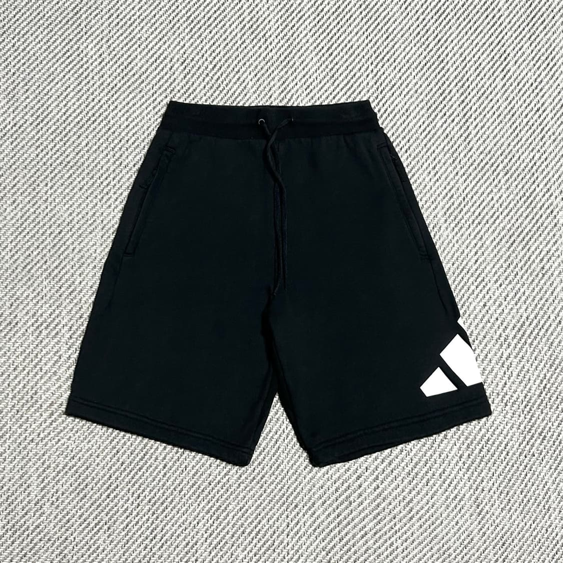 [M] adidas 아디다스 에센셜 블랙 반바지 상품이미지1