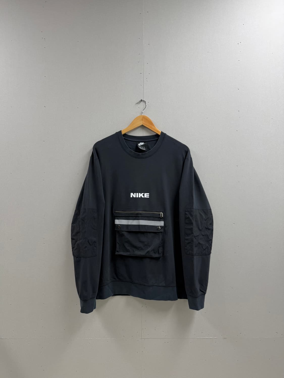 남성 110 xxl / 나이키 NSW 포켓 맨투맨 티셔츠 블랙 상품이미지1