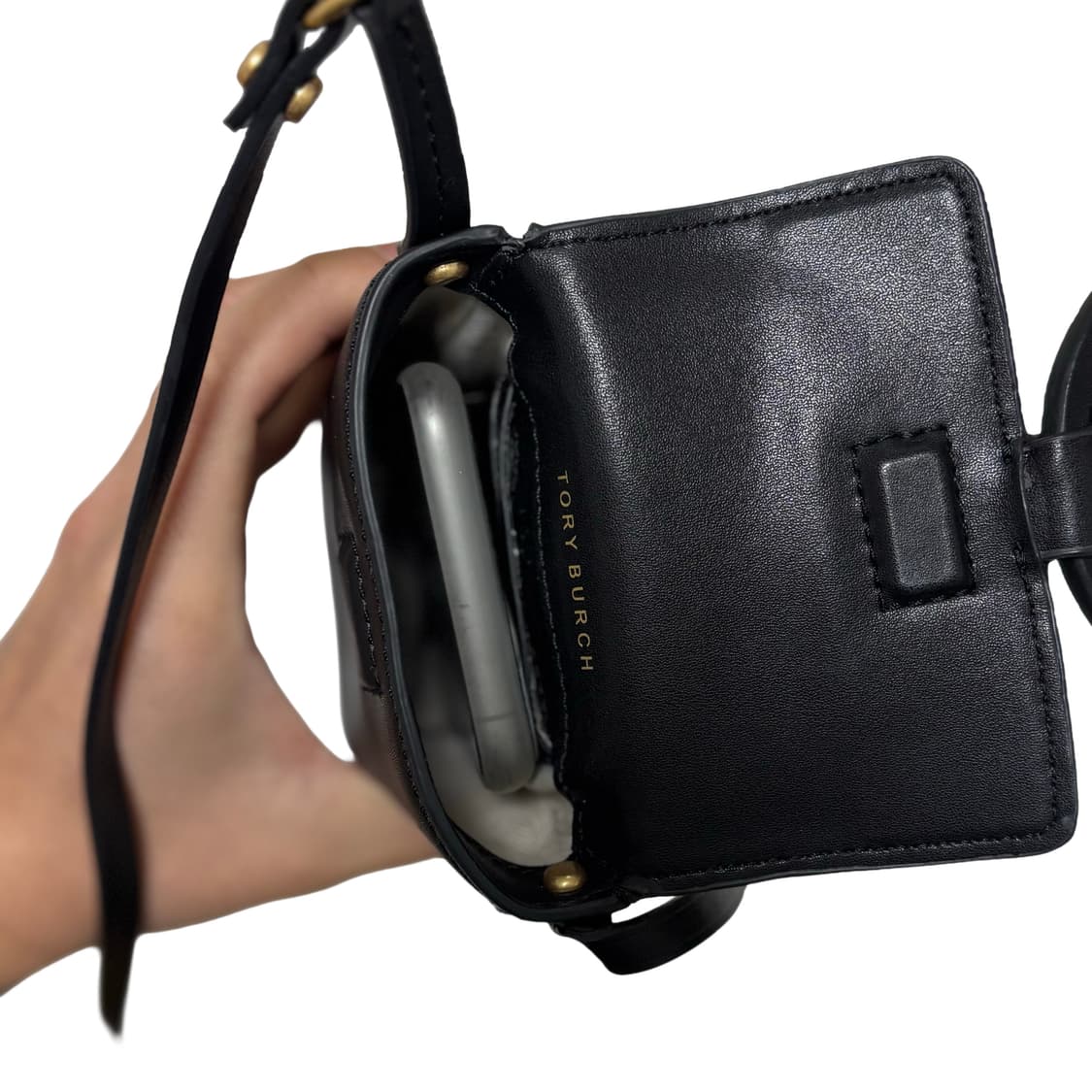토리버치 밀러 메탈 로고 레더 폰 크로스바디 백 블랙 상품이미지4