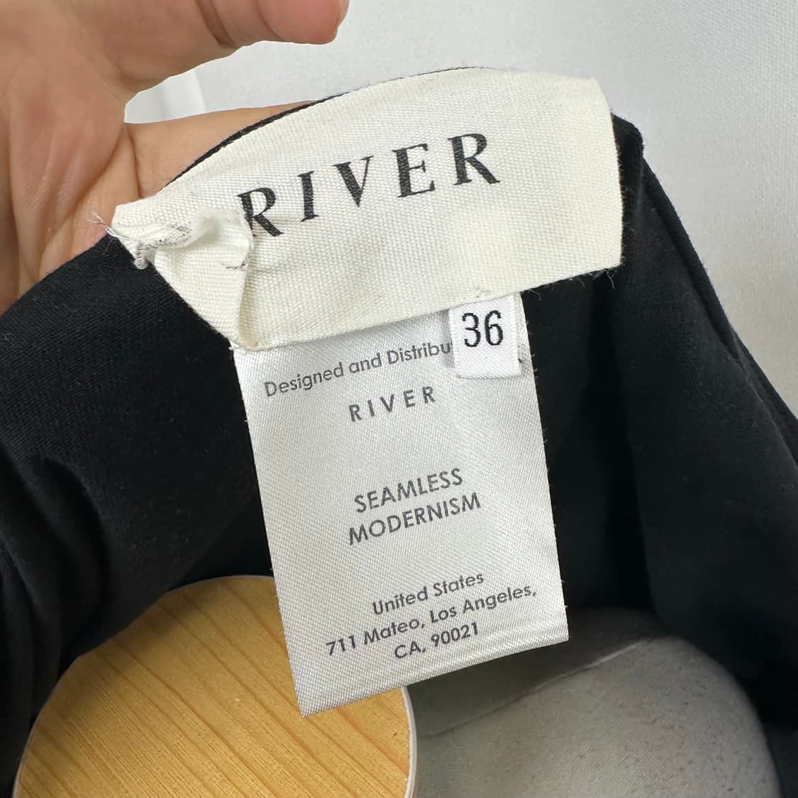   RIVER 여자 라운드넥 반팔티 검정 36 (실측108) 상품이미지7