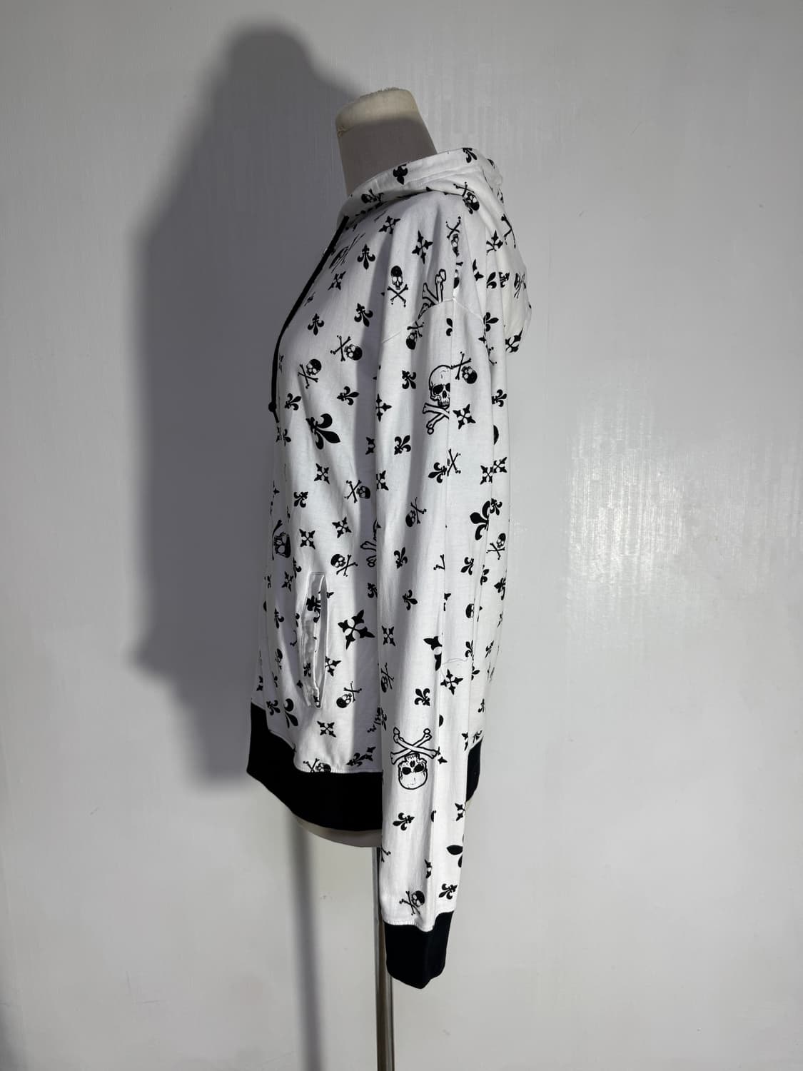 Beaumont carr 스컬 크로스본 후드집업 상품이미지3