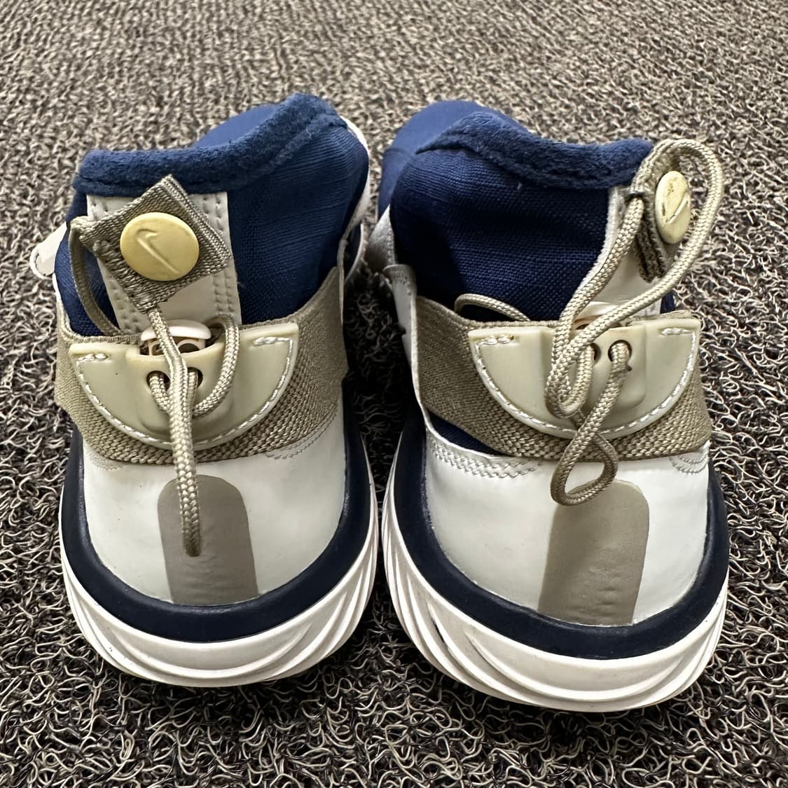 NIKE 나이키 커뮤터 고프코어 운동화 250 상품이미지6