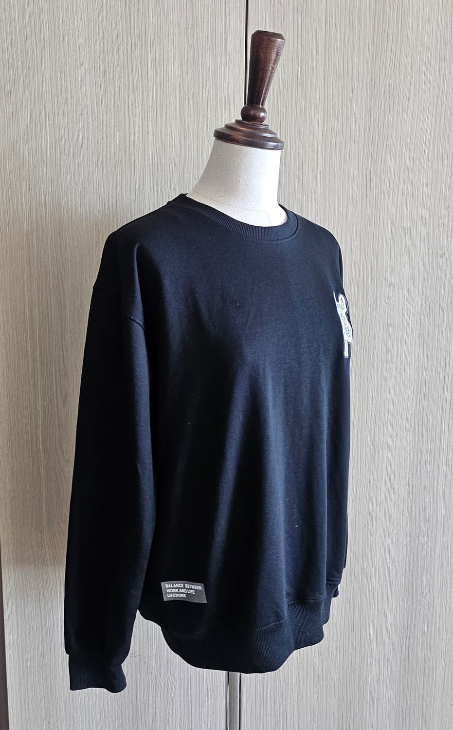 (거의새상품)라이프워크 맨투맨 블랙 55~66 상품이미지3